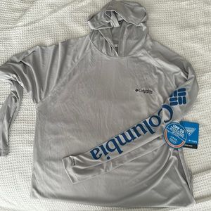 Columbia long sleeve, light-weight, omni-wick top with sun protection. NWT